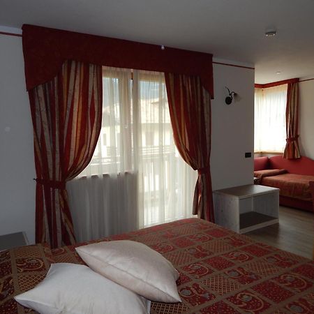 Hotel Canada Pinzolo Exterior photo