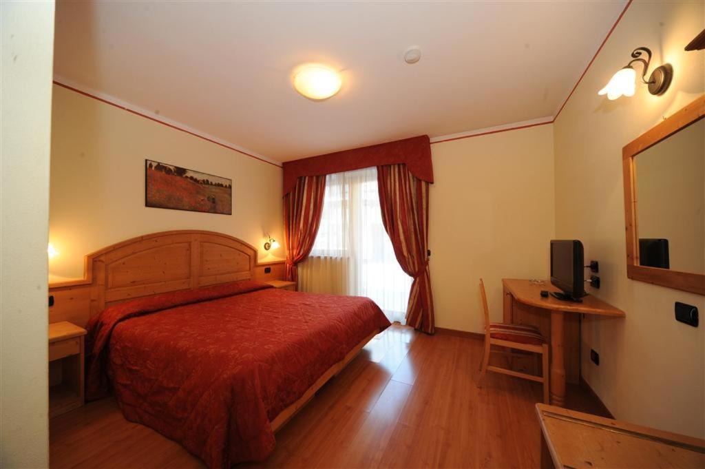 Hotel Canada Pinzolo Room photo