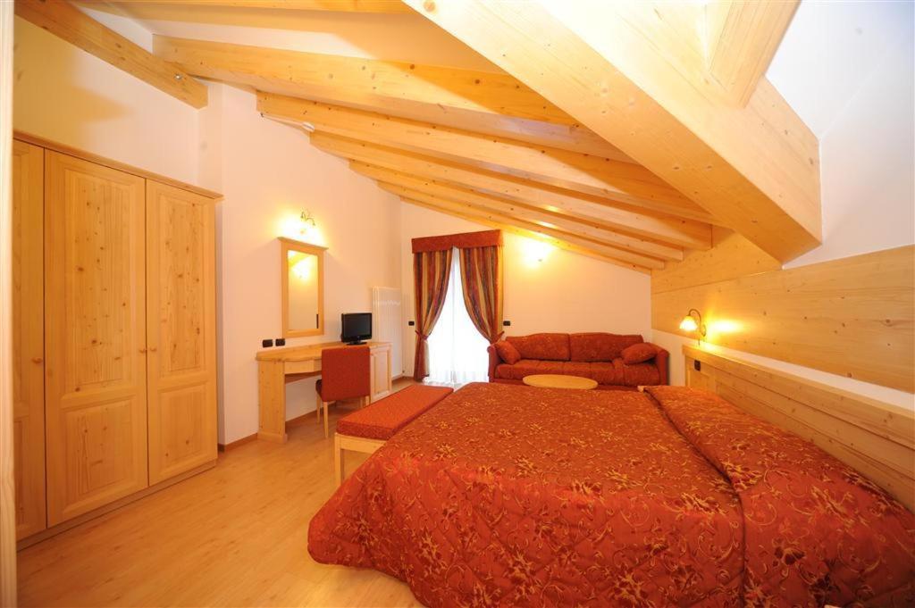 Hotel Canada Pinzolo Room photo